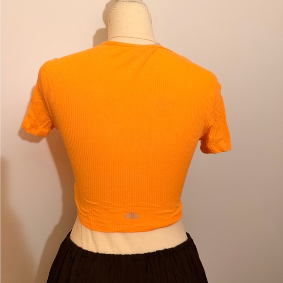 ALO Yoga Orange Knotted Crop Top - Picture 2 of 5